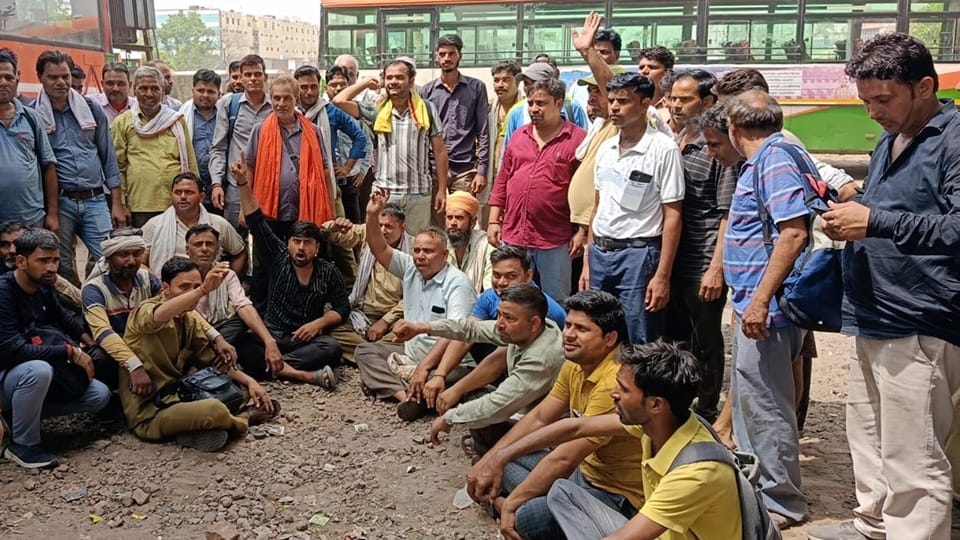 हड़ताल पर चालक-परिचालक