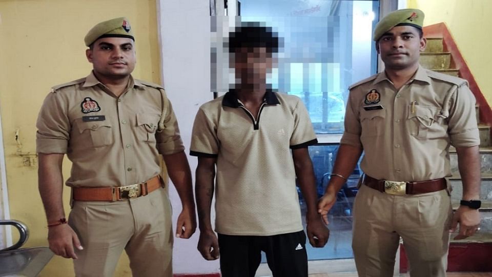 अभियुक्त को पकड़ा गया
