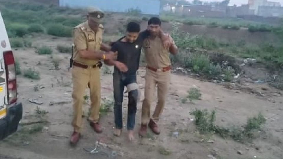 अभियुक्त को पकड़ा गया