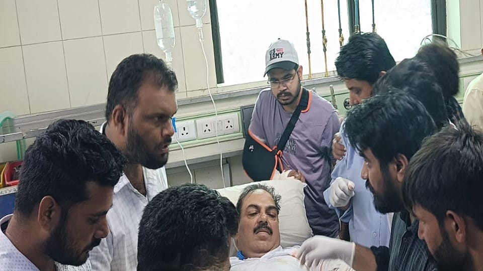 मेडिकल में घायल पूर्व चेयरमैन पिलखना