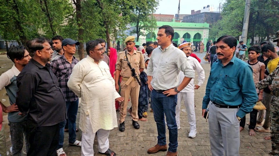 व्यवस्था देखते नगर आयुक्त