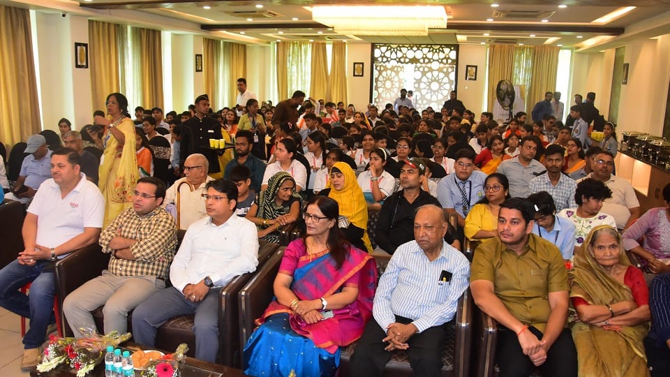 https://spiderimg.amarujala.com/assets/images/2025/08/23/4_68a928933f41a.jpg