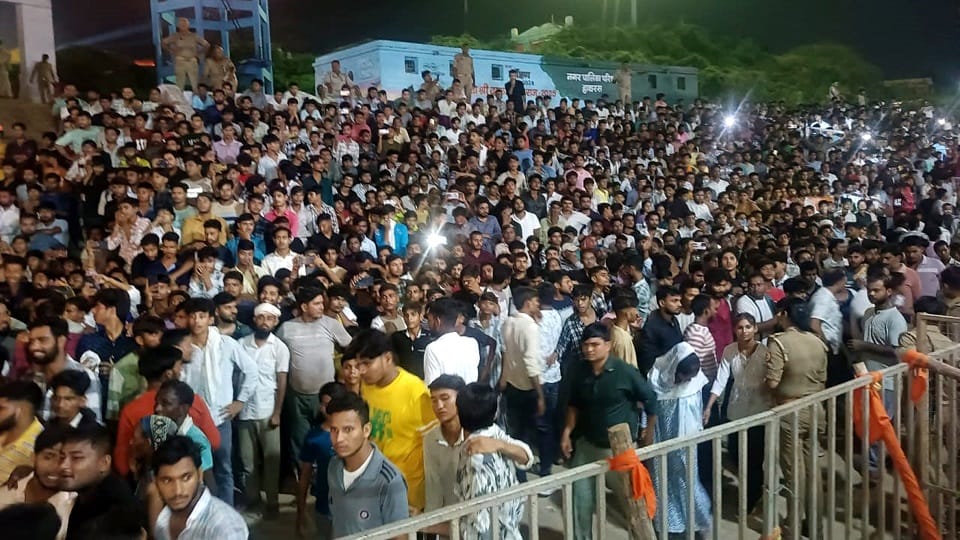 मेला श्री दाऊजी महाराज के पंडाल में पंजाबी दरबार कार्यक्रम 