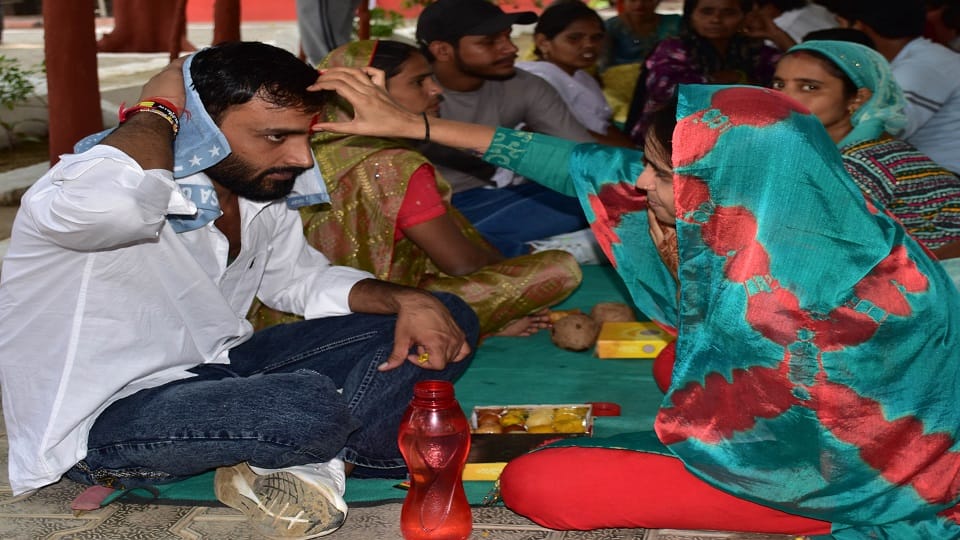अलीगढ़ जेल में भाई दूज