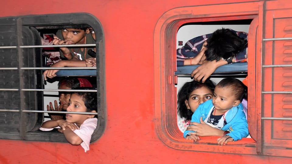 यात्री भय में