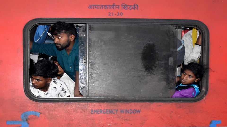 ഭീതിയിൽ യാത്രക്കാർ