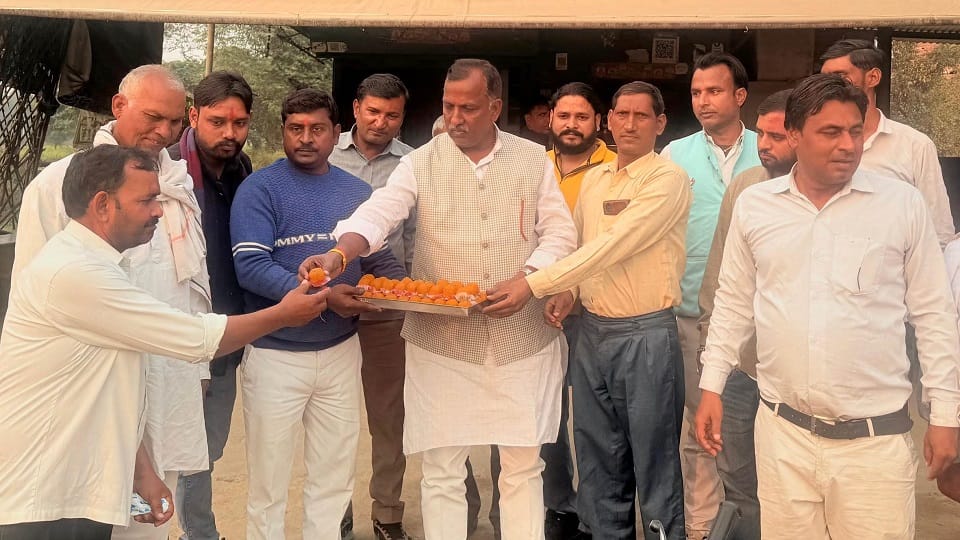 अलीगढ़ में भाजपा की जीत पर जश्न