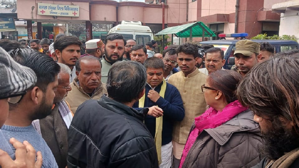 अलीगढ़ जिला प्रचारक गोविंद पहुंचे अस्पताल देखने