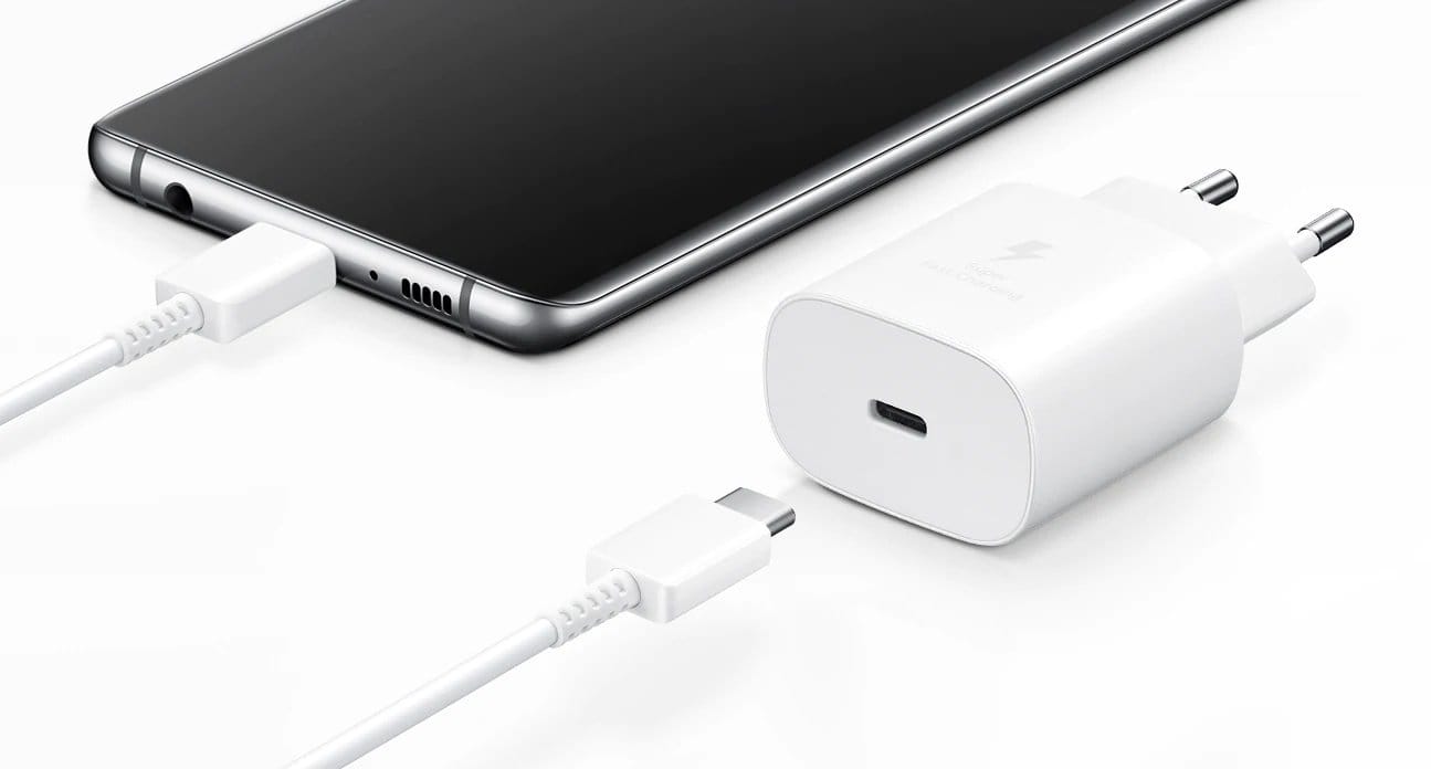 Smartphone Charger: рд╕рд╕реНрддрд╛ рдЪрд╛рд░реНрдЬрд░ рдХрд╣реАрдВ рдкреЬ рди рдЬрд╛рдП рдорд╣рдВрдЧрд╛, рдирдХрд▓реА рдЪрд╛рд░реНрдЬрд░ рдЗрд╕реНрддреЗрдорд╛рд▓ рдХрд░рдиреЗ рдХреЗ 7 рдЧрдВрднреАрд░ рдиреБрдХрд╕рд╛рди