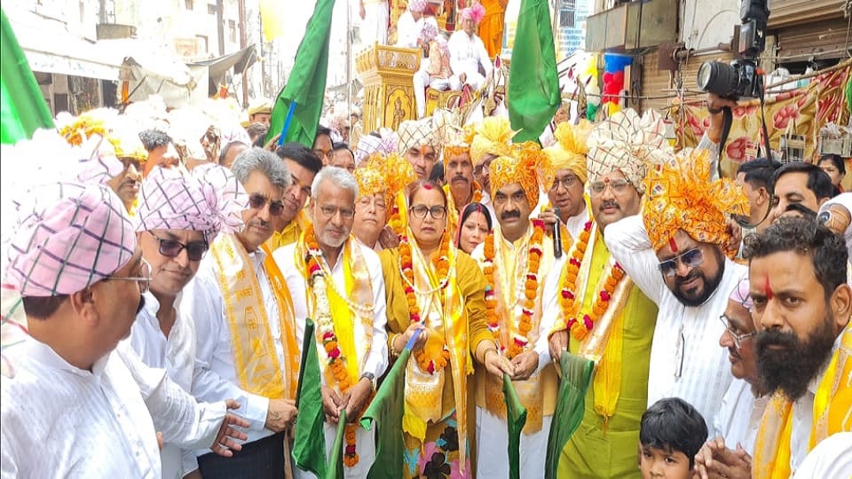 शोभायात्रा शुभारंभ