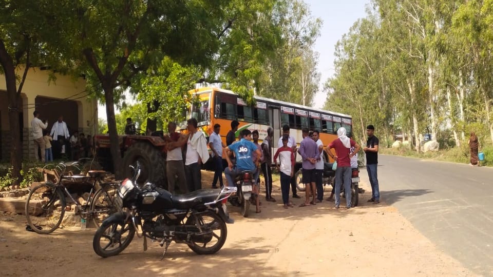 यूपी रोडवेज बस