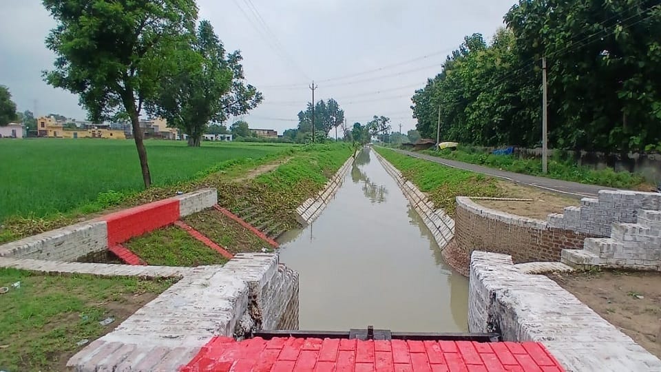 मडराक रजबहा का टेल भाग, जो गांव पूरनमल में है