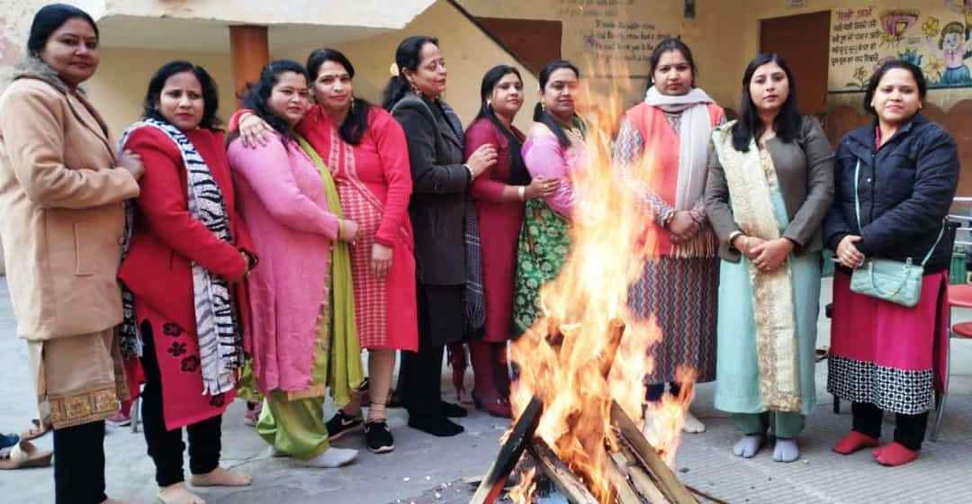 सुभाष नगर में लोहड़ी मनाता पंजाबी समाज के लोग सुभाष नगर में लोहड़ी मनाता पंजाबी समाज के लोग
