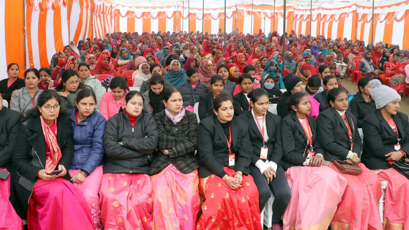चांदपुर के फादरसन पब्लिक स्कूल में अमर उजाला फाउंडेशन के अपराजिता कार्यक्रम में मंचासीन अतिथिगण। चांदपुर के फादरसन पब्लिक स्कूल में अमर उजाला फाउंडेशन के अपराजिता कार्यक्रम में मंचासीन अतिथिगण।