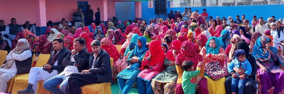 शामली कलेक्ट्रेट में गणतंत्र दिवस  पर झंडा रोहण करती डीएम जसजीत कौर