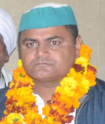 शामली आम बजट से संबंधित किसानों के फोटो सपा नेता प्रो. सुधीर पंवार। शामली आम बजट से संबंधित किसानों के फोटो सपा नेता प्रो. सुधीर पंवार।