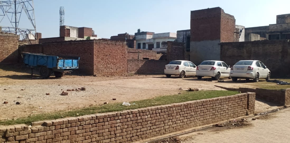 कोताना गांव में परवेज मुशर्रफ के ददिहाल में बची दीवार व सीढि़या कोताना गांव में परवेज मुशर्रफ के ददिहाल में बची दीवार व सीढि़या