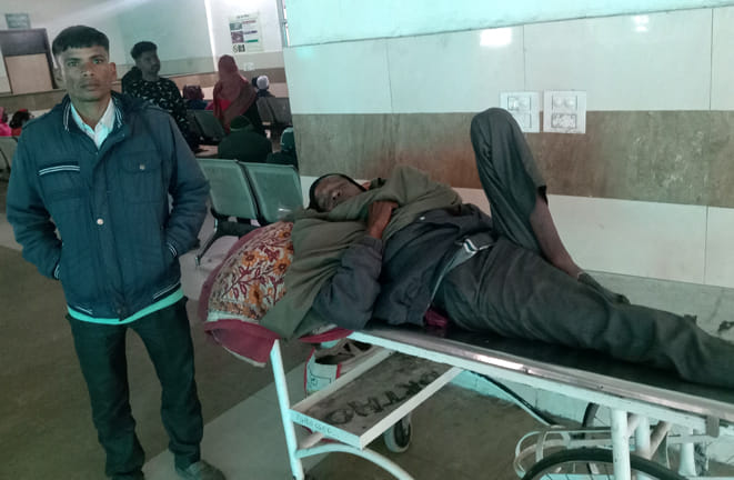 मेडिकल कॉलेज में बंद पड़ी लिफ्ट मेडिकल कॉलेज में बंद पड़ी लिफ्ट