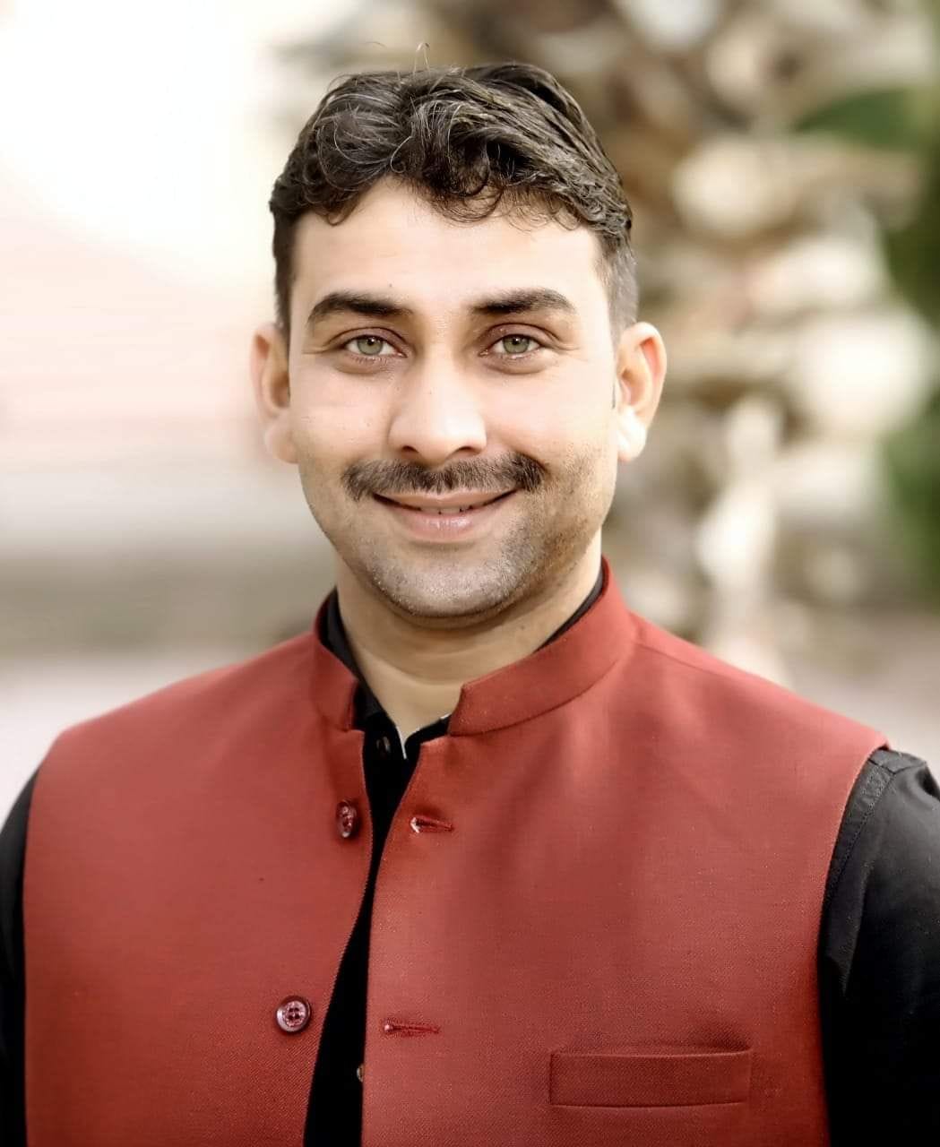 फोटो :35: सोनीपत के गांव राई में टैंकर से पेयजल लेते क्षेत्रवासी। फोटो :35: सोनीपत के गांव राई में टैंकर से पेयजल लेते क्षेत्रवासी।