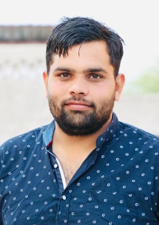 फोटो :35: सोनीपत के गांव राई में टैंकर से पेयजल लेते क्षेत्रवासी। फोटो :35: सोनीपत के गांव राई में टैंकर से पेयजल लेते क्षेत्रवासी।