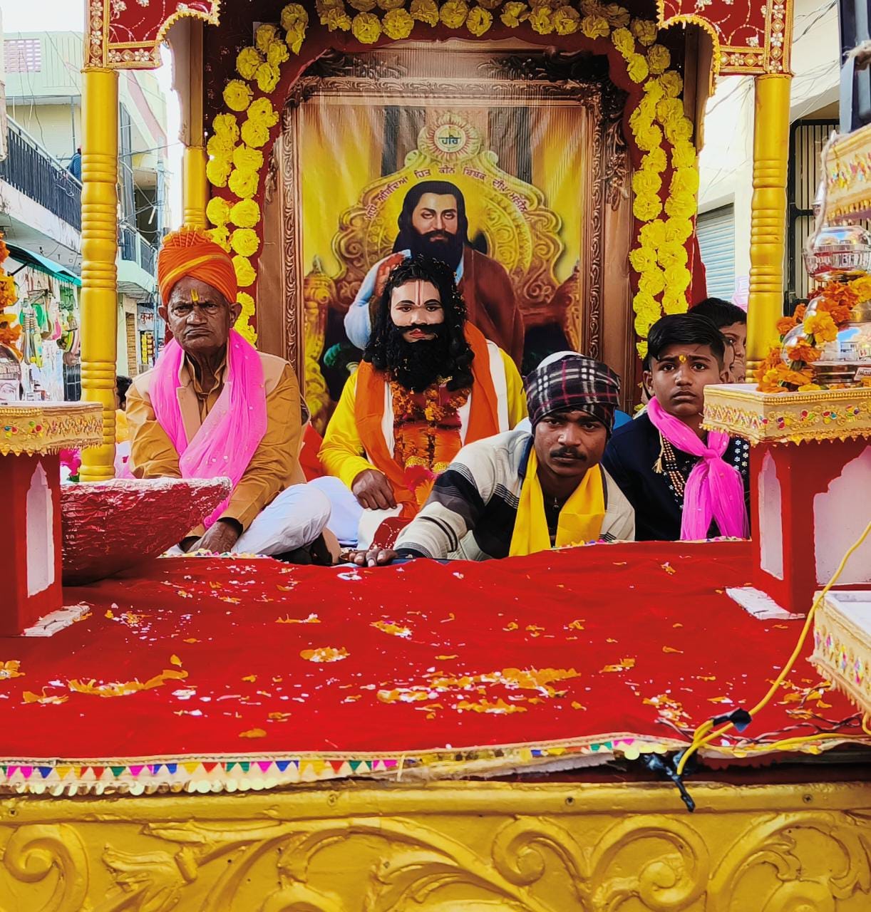 ांव बढेडी कोली  की शोभायात्रा में शामिल झांकी