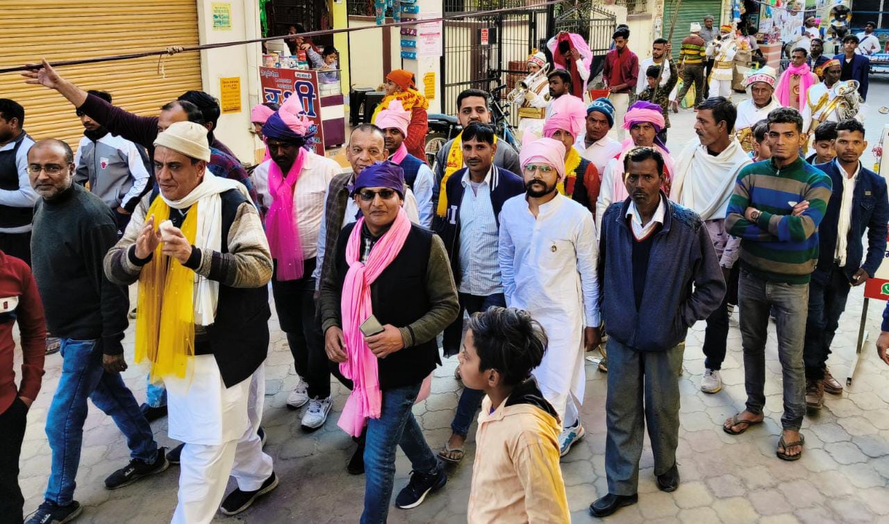 ांव बढेडी कोली  की शोभायात्रा में शामिल झांकी