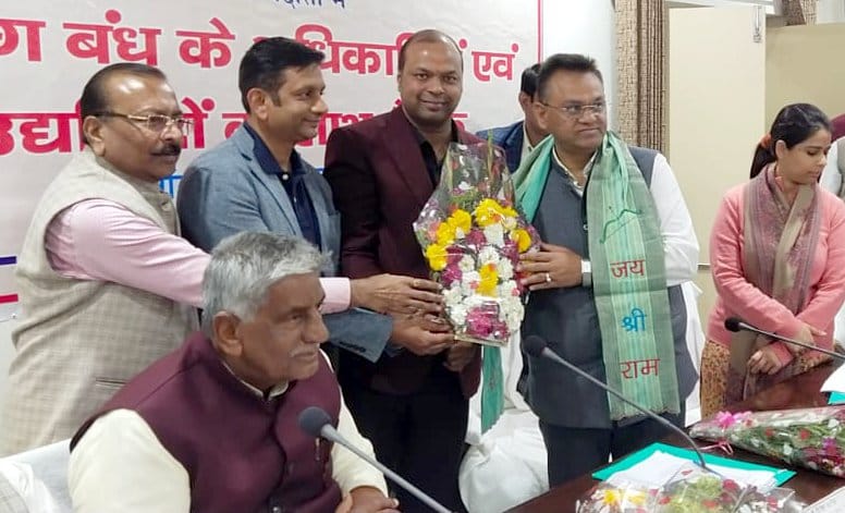 शामली सेंटआरसी स्कूल में प्रभारी मंत्री दिनेश खटीक का स्वागत करती भाजपा नगर अध्यक्ष मीनू संगल व शामली सेंटआरसी स्कूल में प्रभारी मंत्री दिनेश खटीक का स्वागत करती भाजपा नगर अध्यक्ष मीनू संगल व