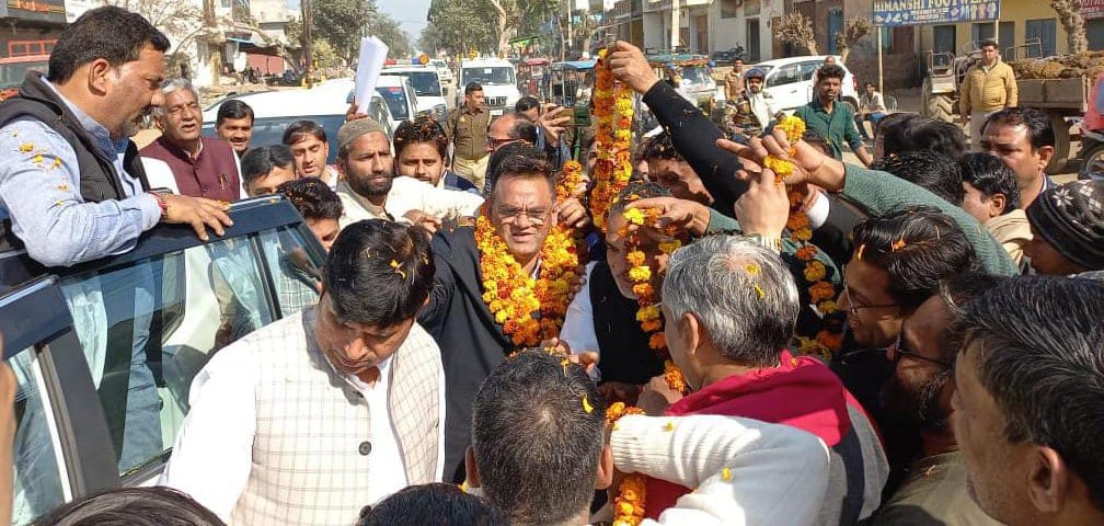 कांधला क्षेत्र के गांव इस्सोपुरटील आयोजित कार्यक्रम में बोलते वक्ता व भाग लेते प्रभारी मंत्री कांधला क्षेत्र के गांव इस्सोपुरटील आयोजित कार्यक्रम में बोलते वक्ता व भाग लेते प्रभारी मंत्री