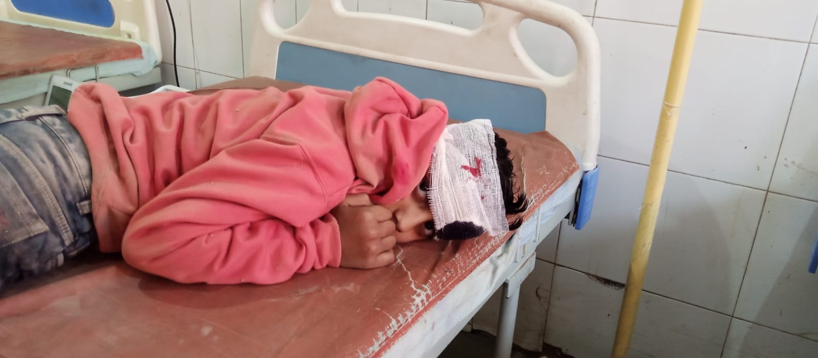घायल प्रवीण। घायल प्रवीण।