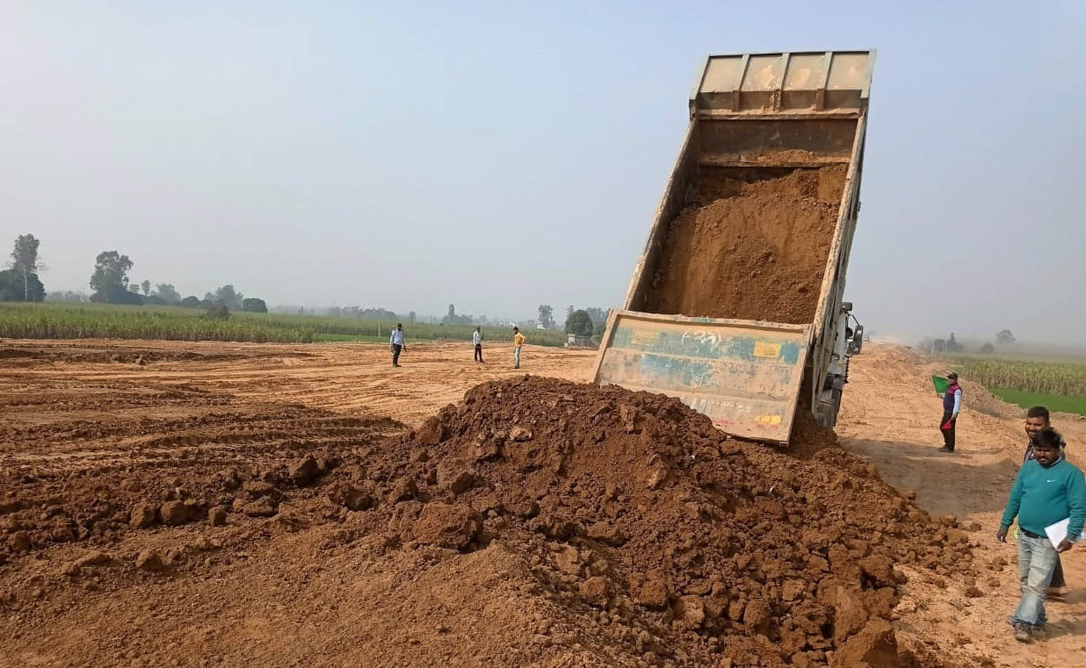जटनंगला में रेल कॉरिडोर का निर्माण शुरू कराने पहुंचे अधिकारी जटनंगला में रेल कॉरिडोर का निर्माण शुरू कराने पहुंचे अधिकारी