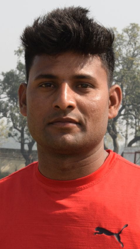 ्पिोर्ट्स स्टेडियम में पुलिस फुटबॉल प्रतियोगिता का खिलाड़ियों से परिचय कर उद्घाटन करते पुलिस अधी ्पिोर्ट्स स्टेडियम में पुलिस फुटबॉल प्रतियोगिता का खिलाड़ियों से परिचय कर उद्घाटन करते पुलिस अधी