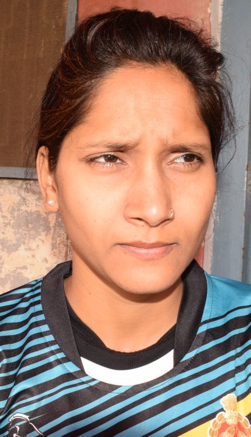 ्पिोर्ट्स स्टेडियम में पुलिस फुटबॉल प्रतियोगिता का खिलाड़ियों से परिचय कर उद्घाटन करते पुलिस अधी ्पिोर्ट्स स्टेडियम में पुलिस फुटबॉल प्रतियोगिता का खिलाड़ियों से परिचय कर उद्घाटन करते पुलिस अधी