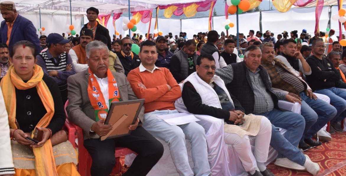 चंपावत में संभागीय निरीक्षक कार्यालय का शुभारंभ करते मुख्यमंत्री पुष्कर सिंह धामी और सांसद अजय चंपावत में संभागीय निरीक्षक कार्यालय का शुभारंभ करते मुख्यमंत्री पुष्कर सिंह धामी और सांसद अजय