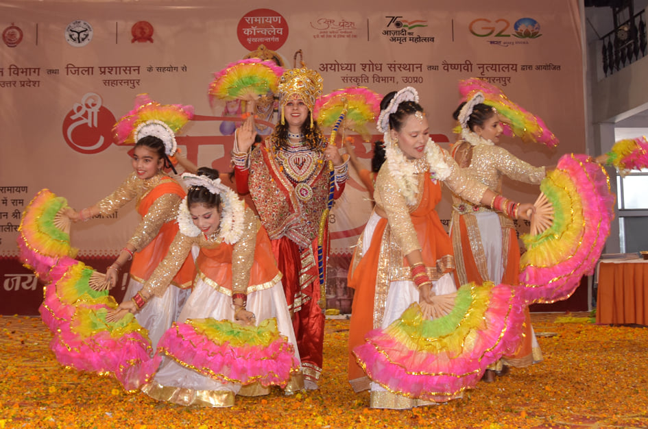 जनमंच में वैष्णवी नृत्यालय द्वारा रामोत्सव कार्यक्रम में सम्मानित युवाचार्य अभय दास जनमंच में वैष्णवी नृत्यालय द्वारा रामोत्सव कार्यक्रम में सम्मानित युवाचार्य अभय दास