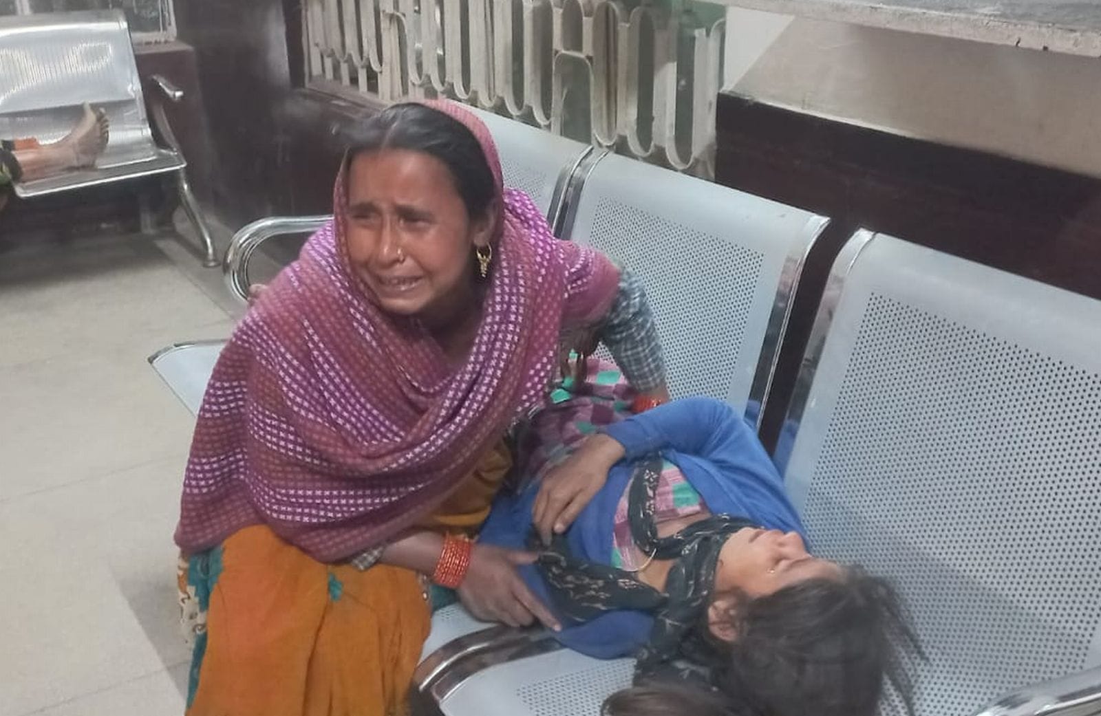 (24 बीडीएन-36)स्वास्थ्य केंद्र में घायलो को देखने पहुची एसडीएम ज्योति शर्मा।संवाद (24 बीडीएन-36)स्वास्थ्य केंद्र में घायलो को देखने पहुची एसडीएम ज्योति शर्मा।संवाद