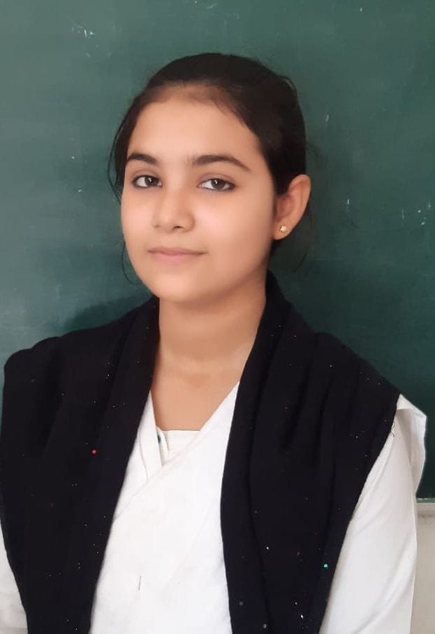 शाहजहांपुर में पुलिस आफिस स्थित अपने कार्यालय में छात्राओं से बातचीत करते सीओ सिटी एपी सिंह। सं शाहजहांपुर में पुलिस आफिस स्थित अपने कार्यालय में छात्राओं से बातचीत करते सीओ सिटी एपी सिंह। सं