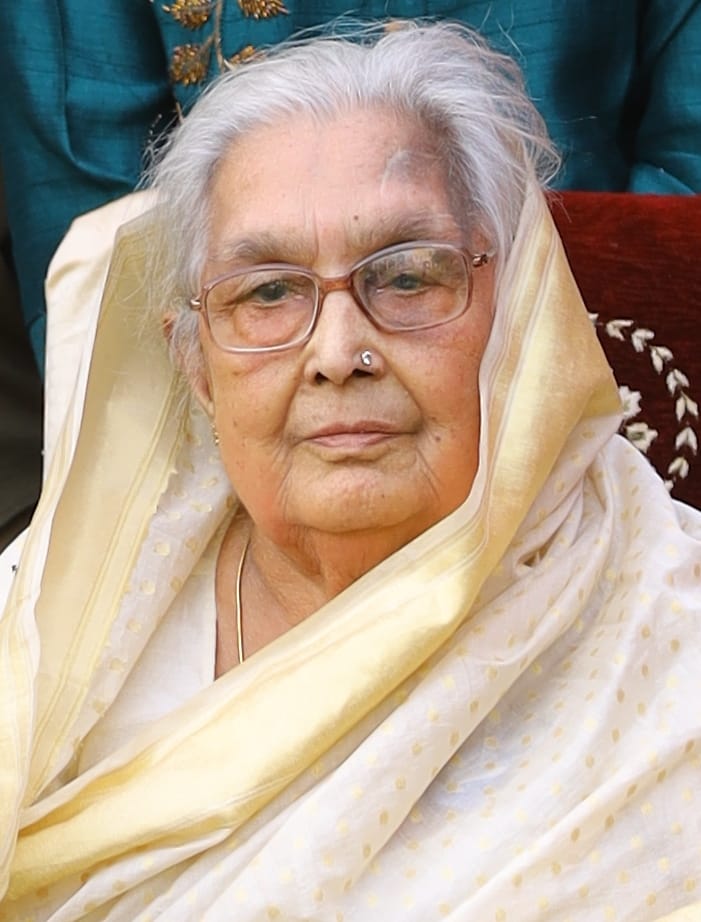 ़ ़