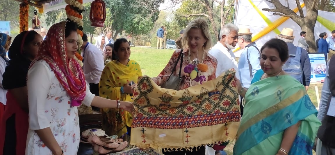जी-20 शिखर सम्मेलन के भ्रष्टाचार विरोधी कार्य समूह की बैठक में शामिल होने आए प्रतिनिधि सुल्तानप जी-20 शिखर सम्मेलन के भ्रष्टाचार विरोधी कार्य समूह की बैठक में शामिल होने आए प्रतिनिधि सुल्तानप