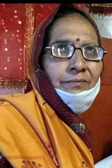 जलालाबाद में ग्राम पंचायत मुड़िया कलां के उपचुनाव में दीपा कनौजिया जीते के बाद समर्थकों के साथ जलालाबाद में ग्राम पंचायत मुड़िया कलां के उपचुनाव में दीपा कनौजिया जीते के बाद समर्थकों के साथ