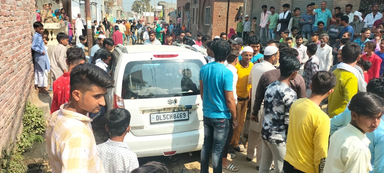 कांधला जन्नत कॉलोनी में विलाप करते परिजन कांधला जन्नत कॉलोनी में विलाप करते परिजन