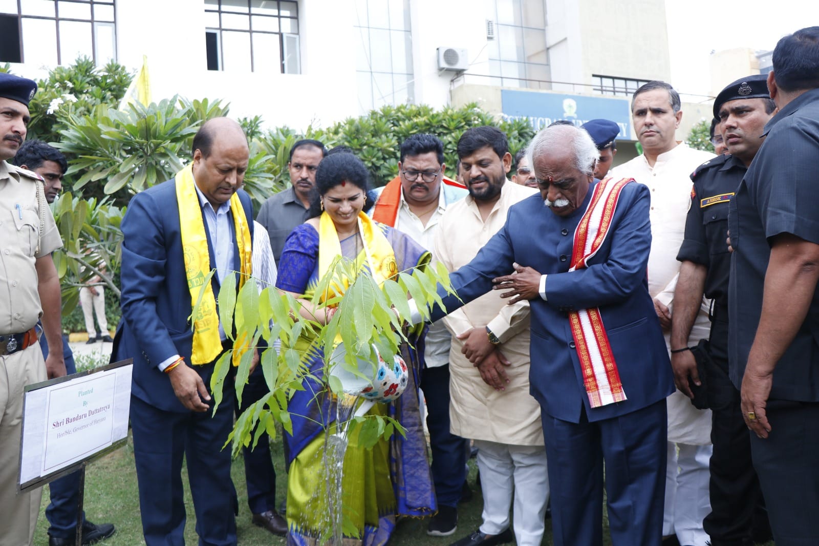 गुरुग्राम विश्विद्यालय में जल संरक्षण के राष्ट्रीय सम्मेलन में जल संरक्षण पर लगाई प्रदर्शनी का गुरुग्राम विश्विद्यालय में जल संरक्षण के राष्ट्रीय सम्मेलन में जल संरक्षण पर लगाई प्रदर्शनी का