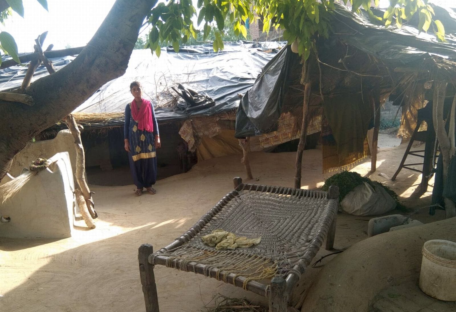(29 बीडीएन-12)बीधा नगला में बना श्यामकली का कच्चा मकान।संवाद