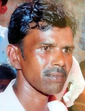 बिजनौर में युवक की हत्या पर विलाप करते परिजन। बिजनौर में युवक की हत्या पर विलाप करते परिजन।