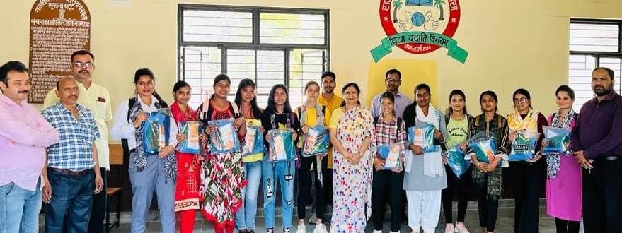 जी-20 कार्यक्रम के तहत हुई कार्यशाल में उपस्थित शिक्षक व छात्र-छात्राएं। संवाद जी-20 कार्यक्रम के तहत हुई कार्यशाल में उपस्थित शिक्षक व छात्र-छात्राएं। संवाद