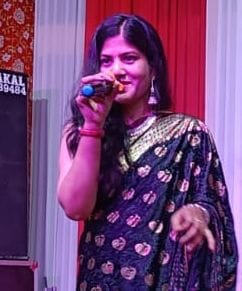 बैसाखी मेा रिवालसर की अंतिम सांस्कृतिक संध्या में कार्यक्रम प्रस्तुत करते हुए पंजाबी गायक अकरम बैसाखी मेा रिवालसर की अंतिम सांस्कृतिक संध्या में कार्यक्रम प्रस्तुत करते हुए पंजाबी गायक अकरम