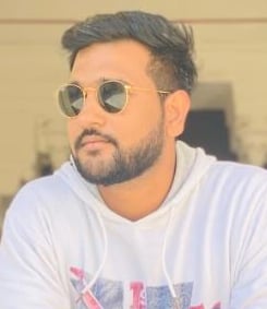 24जेएनडी02 : संगतपुरा की तरफ जाने वाले रास्ते पर तेज हवाओं के कारण गिरा पेड़ा। संवाद