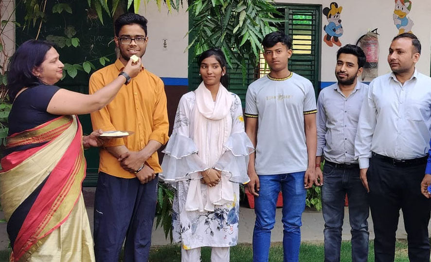 शाबाश बेटियों:किशनपुर बराल के आदर्श शिक्षा मंदिर इंटर कॉलेज में परिक्षा परिणाम आने के बाद खुशी शाबाश बेटियों:किशनपुर बराल के आदर्श शिक्षा मंदिर इंटर कॉलेज में परिक्षा परिणाम आने के बाद खुशी