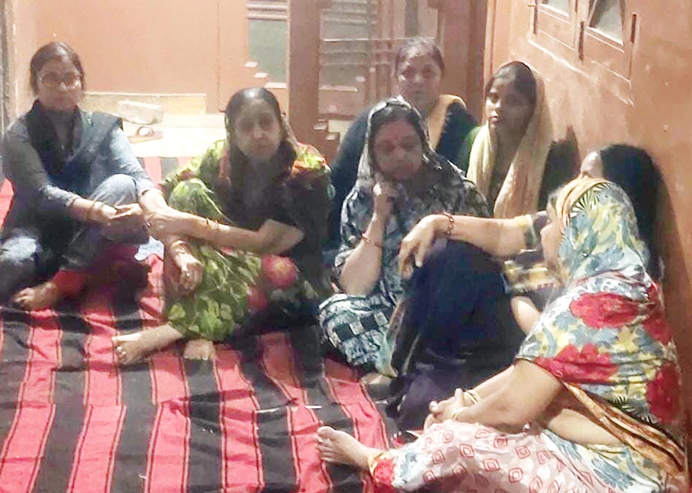 01बीडीएन34-घटना स्थल पर जानकारी लेते एसएसपी डॉ.ओपी सिंह।संवाद 01बीडीएन34-घटना स्थल पर जानकारी लेते एसएसपी डॉ.ओपी सिंह।संवाद
