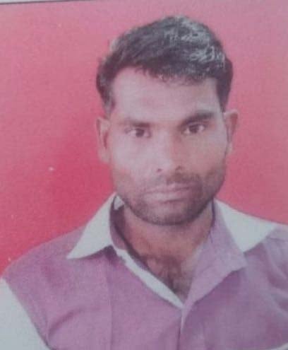 हर्रैया थाना क्षेत्र के जुड़ईपुर गांव में जैसराम की मौत होने पर मौके पर पहुंची पुलिस।