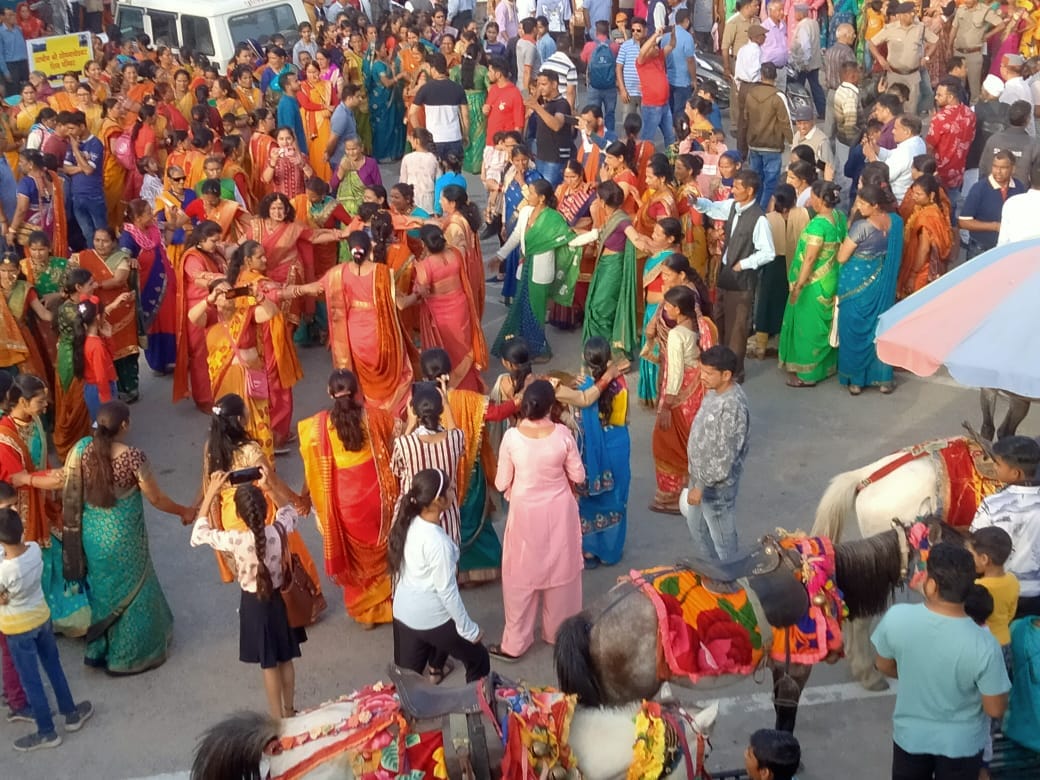 मासी में सल्टिया सोमनाथ मेले में पहुंचे सल्ट के विधायक महेश जीना व द्वाराहाट विधायक मदन सिंह बि मासी में सल्टिया सोमनाथ मेले में पहुंचे सल्ट के विधायक महेश जीना व द्वाराहाट विधायक मदन सिंह बि